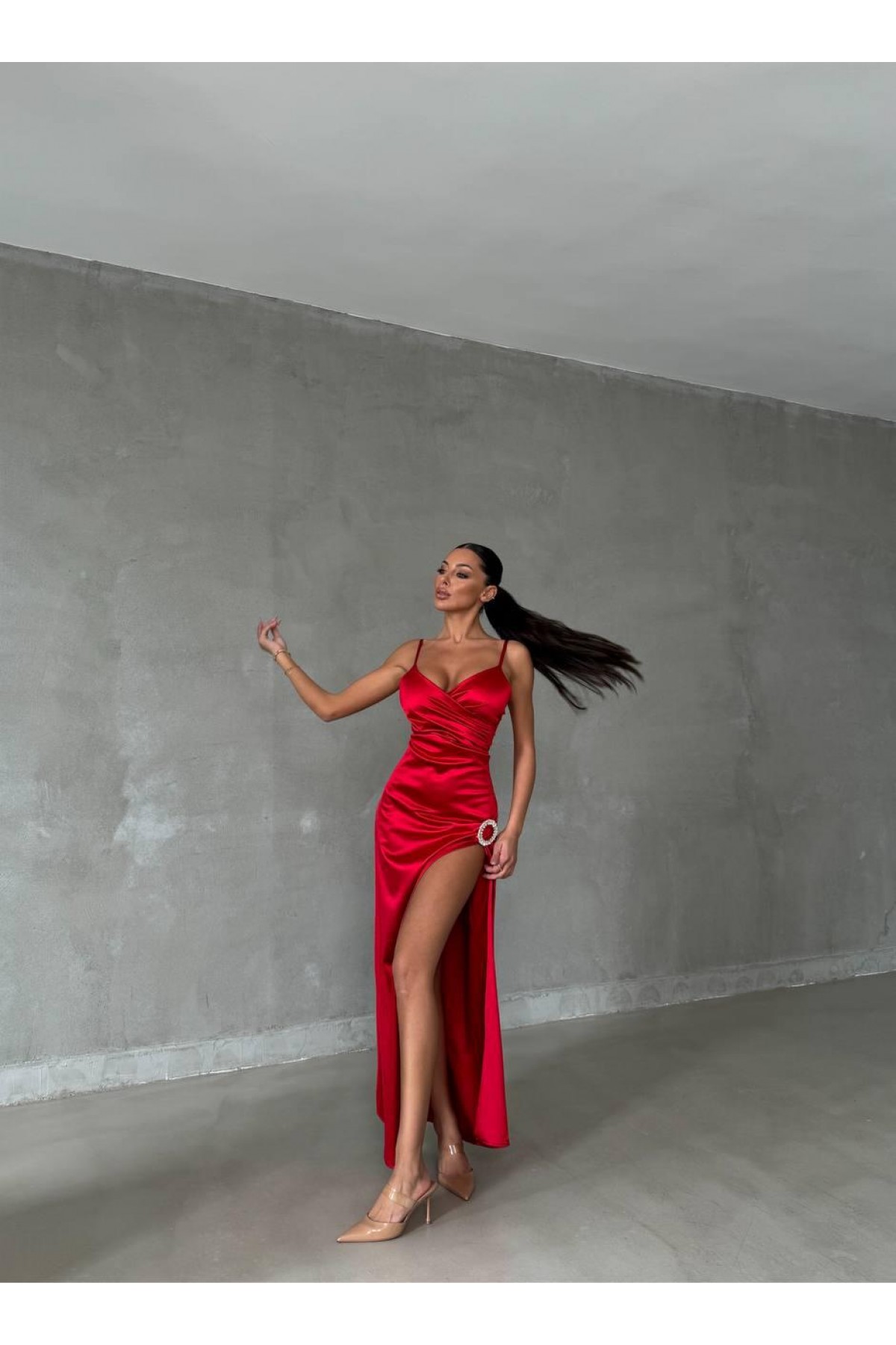 Zirkonyum Broş Elbise-Kırmızı